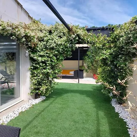 Maison Entiere Redessan Exterior foto