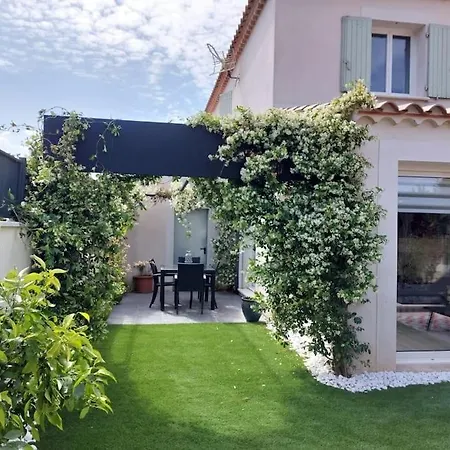 Maison Entiere Redessan Exterior foto